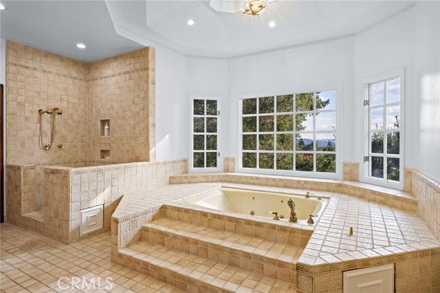 533 E Sierra Madre Avenue, Glendora CA: https://media.crmls.org/medias/a308d172-8b05-4927-9bed-28c2032f5a54.jpg