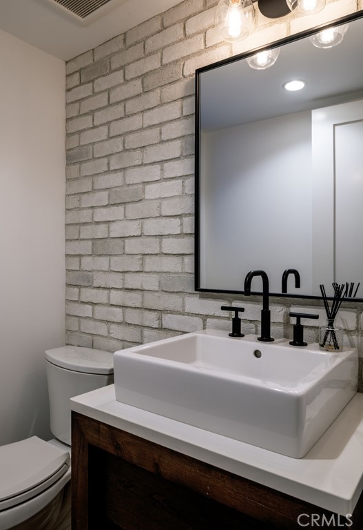 Detail Gallery Image 10 of 17 For 616 Acacia, Corona Del Mar,  CA 92625 - 3 Beds | 3/1 Baths