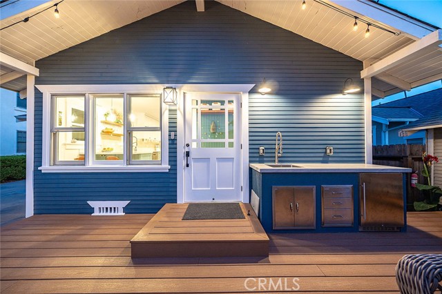 3033 E Vista, Long Beach CA: https://media.crmls.org/medias/a30a456e-afa7-4bae-9d71-78581c464468.jpg
