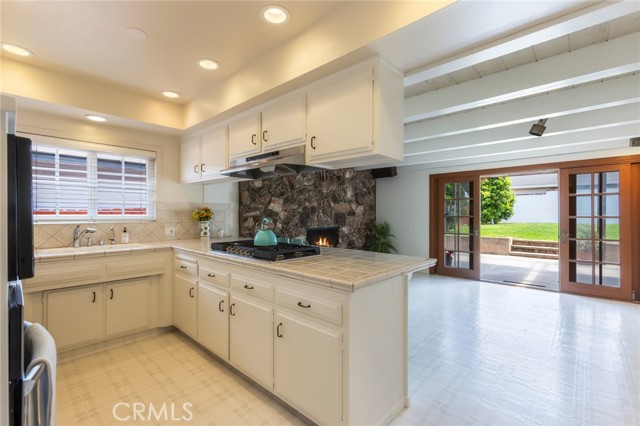 Detail Gallery Image 29 of 44 For 1632 Nelson Avenue, Manhattan Beach,  CA 90266 - 4 Beds | 2/1 Baths