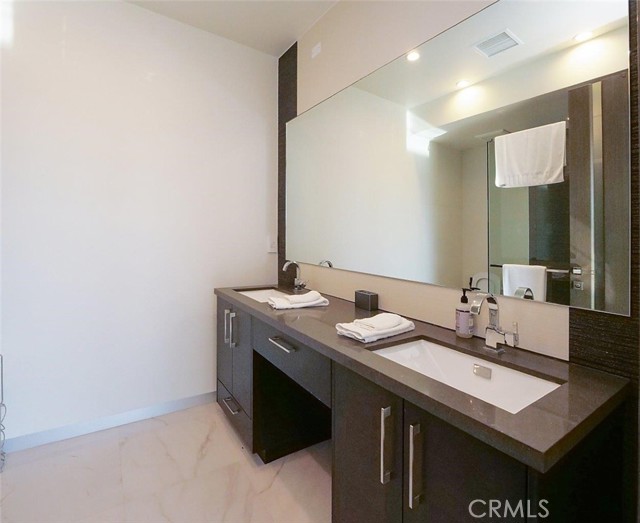 1356 Via Romero, Palos Verdes Estates CA: https://media.crmls.org/medias/a30ae469-7891-49d3-a101-aa7724654a9d.jpg