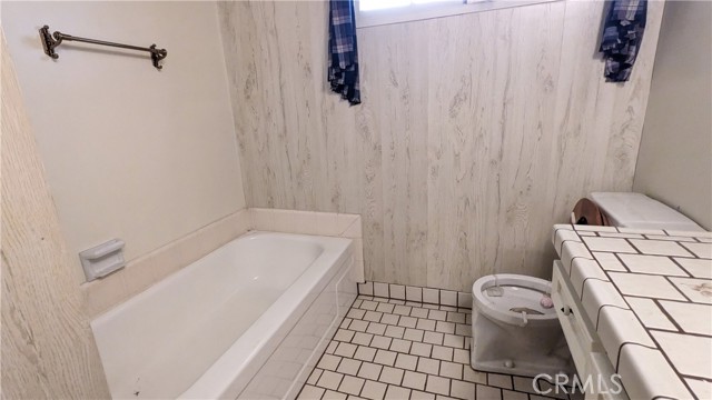 Detail Gallery Image 6 of 12 For 384 W 7th, Upland,  CA 91786 - 3 Beds | 2 Baths