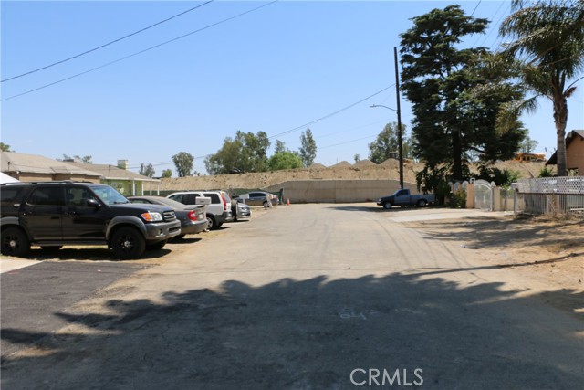 10143 Church Street, Bloomington, California 92316, ,Commercial Lease,For Rent,10143 Church Street,CRCV24150229