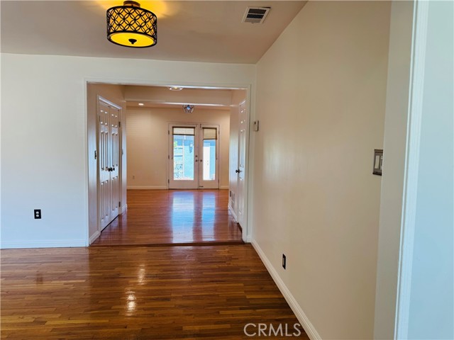 6002 Greenbush Avenue, Valley Glen CA: https://media.crmls.org/medias/a30b9314-286c-4578-8d79-cfb32b9b0b94.jpg