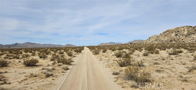 Detail Gallery Image 5 of 5 For 800 Jones Rd. (Near), Lucerne Valley,  CA 92356 - – Beds | – Baths