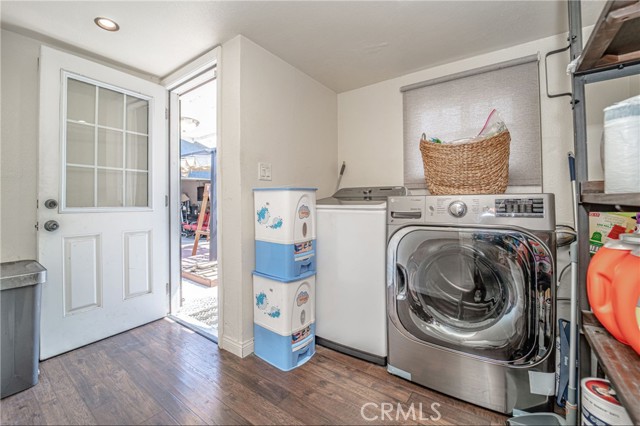 415 E 97th Street, Inglewood CA: https://media.crmls.org/medias/a30ce4f0-1979-4710-99d1-2f3bf063864a.jpg