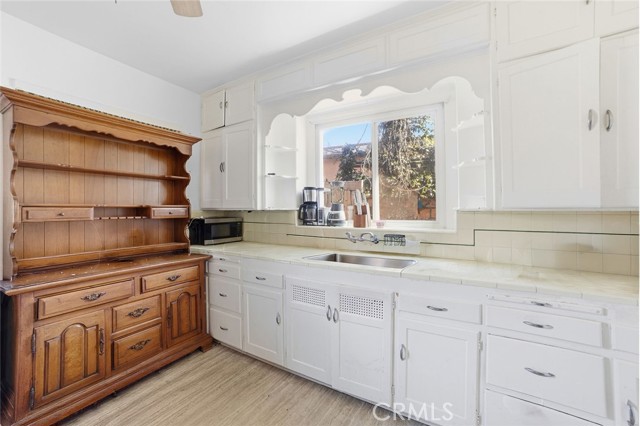 Detail Gallery Image 7 of 27 For 27126 Pacific, Highland,  CA 92346 - 3 Beds | 2 Baths