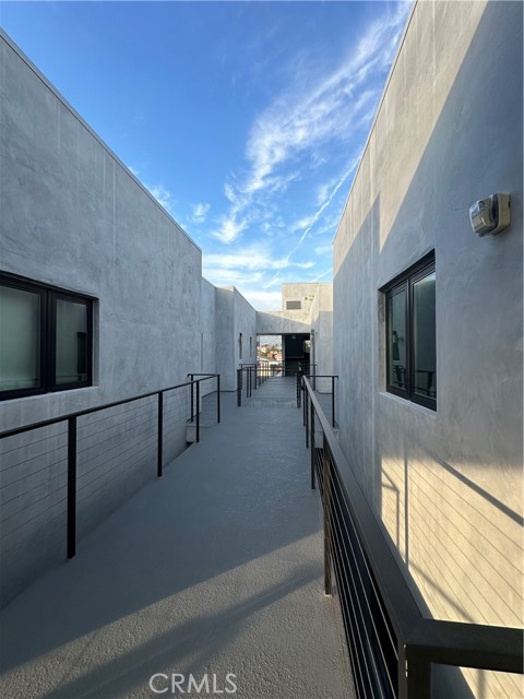 Detail Gallery Image 9 of 15 For 325 Myrtle Street 302b,  Glendale,  CA 91203 - 0 Beds | 1 Baths