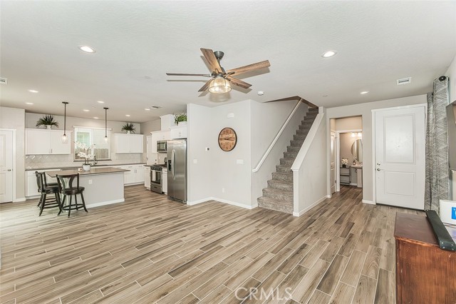 Detail Gallery Image 5 of 39 For 4085 N Sandrini, Fresno,  CA 93723 - 3 Beds | 2/1 Baths