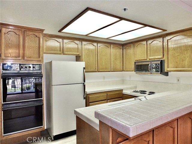 Detail Gallery Image 9 of 35 For 13550 Del Monte Dr #B111,  Seal Beach,  CA 90740 - 2 Beds | 2 Baths