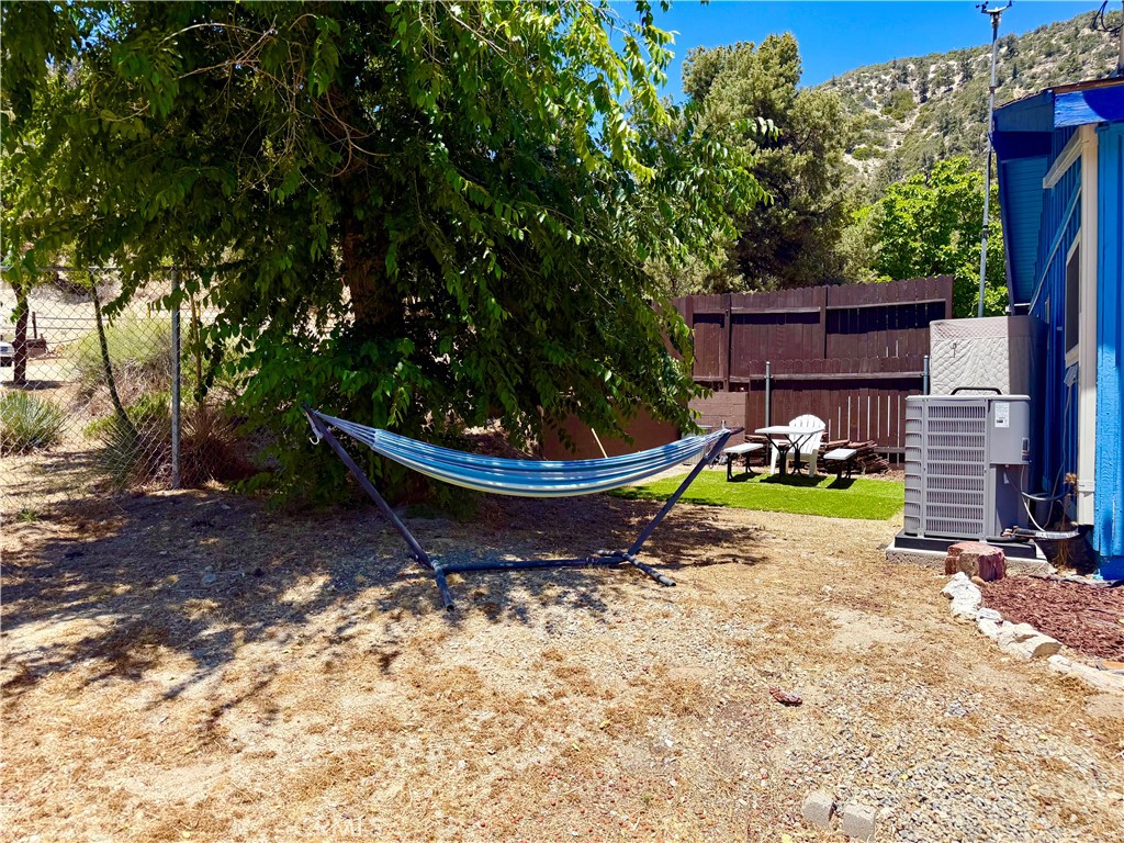 https://media.crmls.org/medias/a31118f0-d780-4f70-9c30-ff5214e66c21.jpg?preset=X-Large