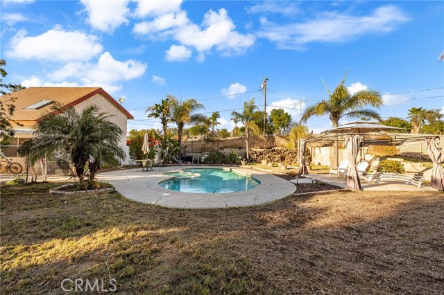 Image 32 of 40 For 18865 Nandina Avenue