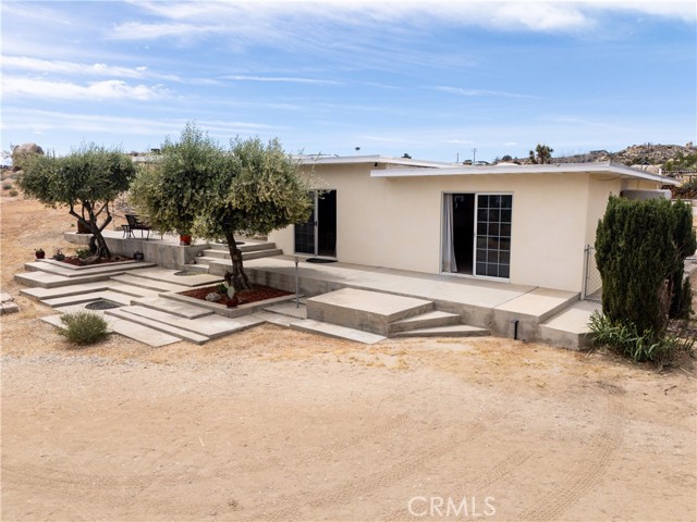Detail Gallery Image 9 of 62 For 56833 Oakwood, Yucca Valley,  CA 92284 - 2 Beds | 2/1 Baths
