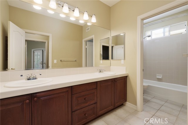 6471 Frampton Circle, Huntington Beach CA: https://media.crmls.org/medias/a3120521-9938-4fd0-8463-db34df0858da.jpg