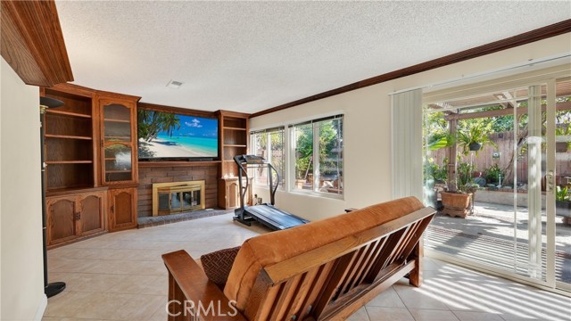 Detail Gallery Image 11 of 32 For 14272 Saarinen Ct, Irvine,  CA 92606 - 4 Beds | 2/1 Baths