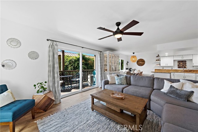 Detail Gallery Image 6 of 35 For 214 via Robina #1,  San Clemente,  CA 92672 - 2 Beds | 2 Baths