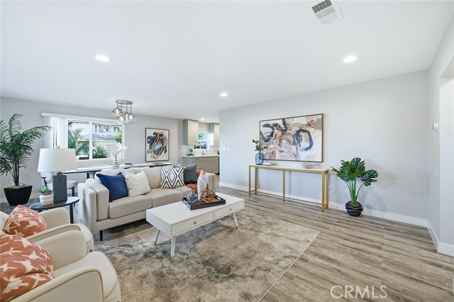 Detail Gallery Image 7 of 48 For 5990 E El Paseo, Long Beach,  CA 90815 - 3 Beds | 2 Baths