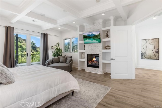 Detail Gallery Image 12 of 65 For 9484 Gloaming Dr, Beverly Hills,  CA 90210 - 4 Beds | 4 Baths