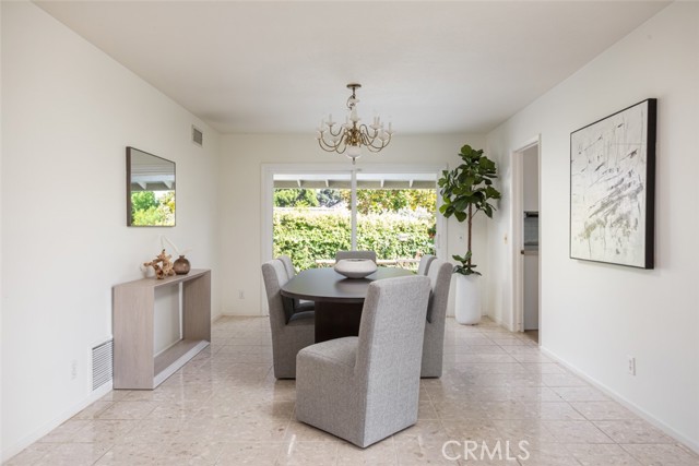 Detail Gallery Image 28 of 36 For 2727 Island View Dr, Corona Del Mar,  CA 92625 - 4 Beds | 2/1 Baths