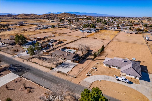 Detail Gallery Image 6 of 31 For 15482 Apache Rd, Apple Valley,  CA 92307 - 3 Beds | 2 Baths