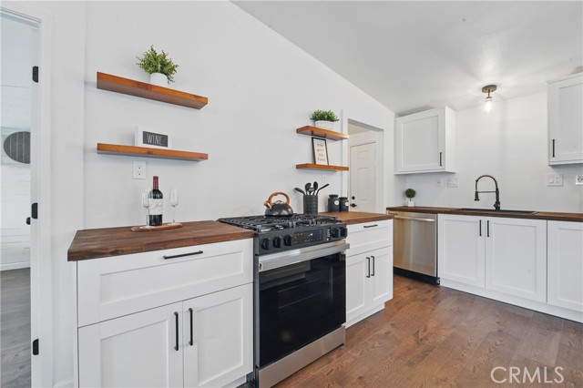 Detail Gallery Image 8 of 40 For 17222 Alameda Dr, Perris,  CA 92570 - 3 Beds | 2 Baths
