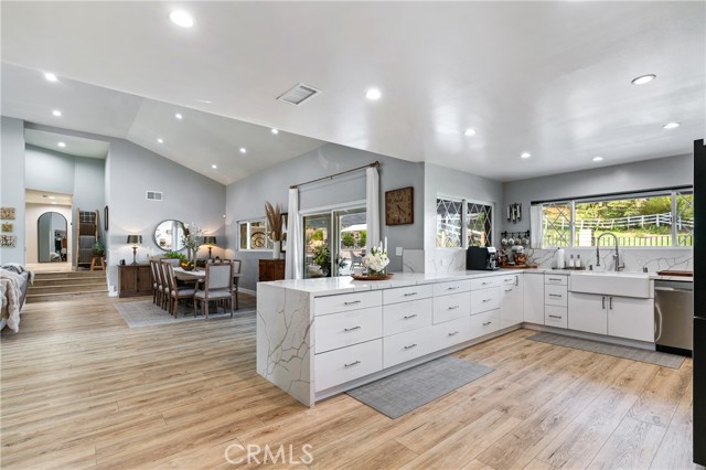 Detail Gallery Image 8 of 25 For 95 Buckskin Rd, Bell Canyon,  CA 91307 - 4 Beds | 2/1 Baths