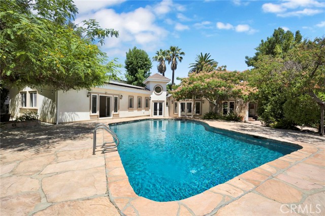 18930 Wells Drive, Tarzana CA: https://media.crmls.org/medias/a3176043-2241-4011-a795-6b88e4921af6.jpg