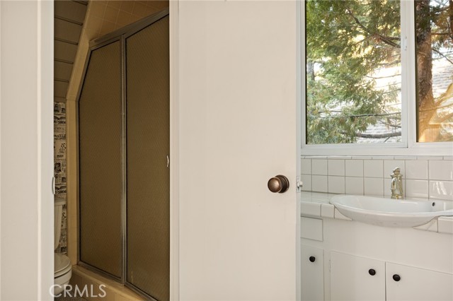 Detail Gallery Image 25 of 36 For 180 Grass Valley #37,  Lake Arrowhead,  CA 92352 - 2 Beds | 2 Baths