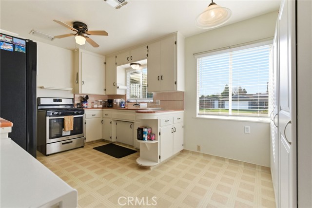 Detail Gallery Image 24 of 44 For 2410 S Locust, Visalia,  CA 93277 - 2 Beds | 1 Baths
