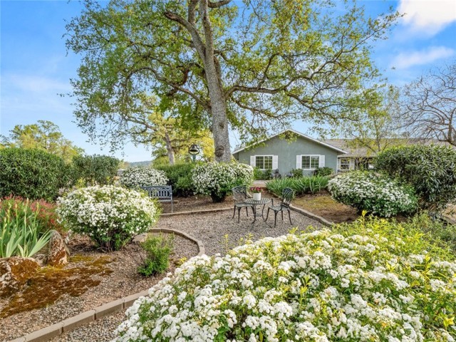 41797 River Knolls Way, Coarsegold CA: https://media.crmls.org/medias/a317f26b-ce70-4f4d-8933-1312afb44332.jpg