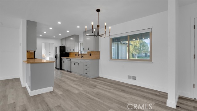 Image 10 of 28 For 2060 Loyola Way