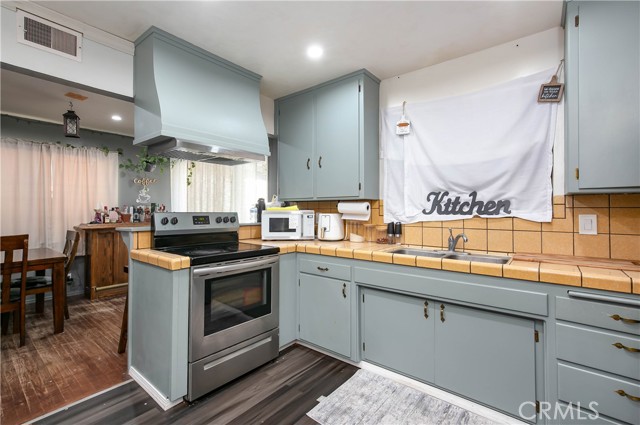 Detail Gallery Image 8 of 19 For 1017 W Avenue H8, Lancaster,  CA 93534 - 4 Beds | 2 Baths