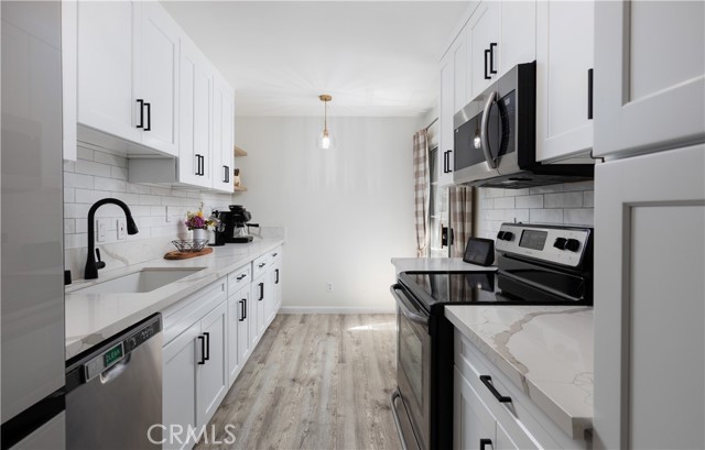 Detail Gallery Image 6 of 25 For 12200 Montecito Rd #D104,  Seal Beach,  CA 90740 - 2 Beds | 2 Baths