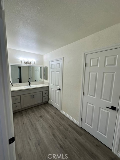 Detail Gallery Image 19 of 37 For 1345 Cabrillo Park Dr #S04,  Santa Ana,  CA 92701 - 1 Beds | 1 Baths