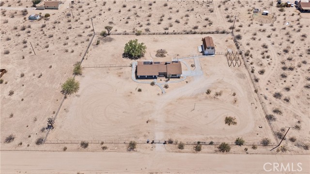 Detail Gallery Image 11 of 11 For 63625 Uranium Rd, Joshua Tree,  CA 92252 - 4 Beds | 3 Baths