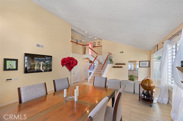 Detail Gallery Image 4 of 31 For 3485 Venetian Dr, Costa Mesa,  CA 92626 - 4 Beds | 2/1 Baths