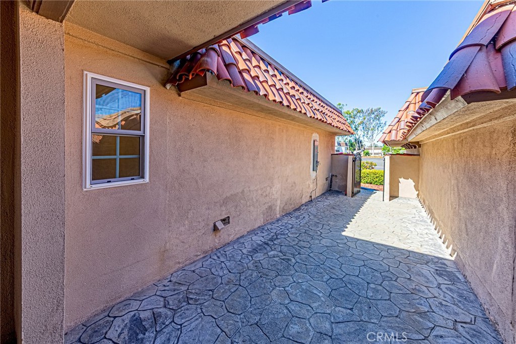 MLS #OC25275814 image #28