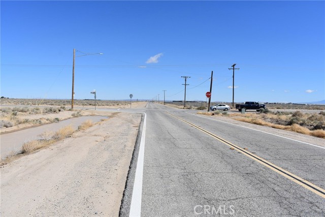 6000 W Avenue F, Lancaster CA: https://media.crmls.org/medias/a31abd94-c5db-4fc0-93b7-e302d2c3101d.jpg