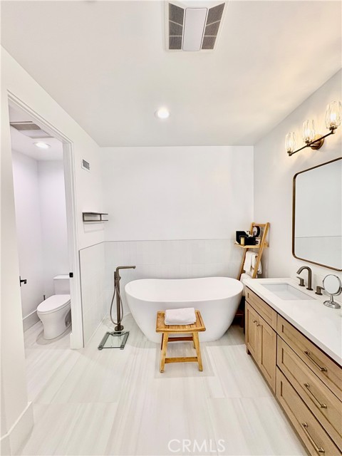 Detail Gallery Image 23 of 43 For 2621 Gates Ave #B,  Redondo Beach,  CA 90278 - 4 Beds | 3 Baths