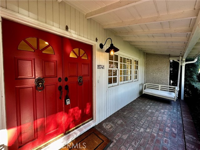 Detail Gallery Image 4 of 36 For 11741 Otsego St, Valley Village,  CA 91607 - 4 Beds | 2/1 Baths