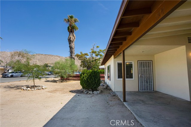 Detail Gallery Image 4 of 37 For 7101 Tamarisk Ave, Yucca Valley,  CA 92284 - 2 Beds | 1 Baths