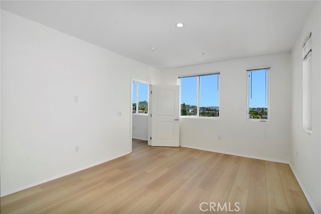 124 West Colorado, 502 photo 16