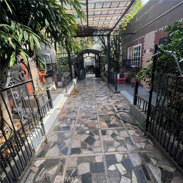 Front Image Thumbnail for CROC26026753