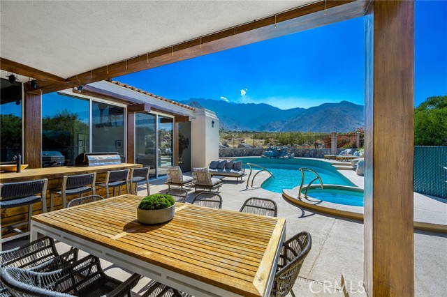 Detail Gallery Image 2 of 55 For 780 N Girasol Court, Palm Springs,  CA 92262 - 5 Beds | 4/1 Baths