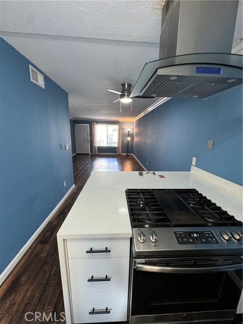 Detail Gallery Image 19 of 20 For 7045 Woodley Ave #110,  Van Nuys,  CA 91406 - 2 Beds | 2 Baths