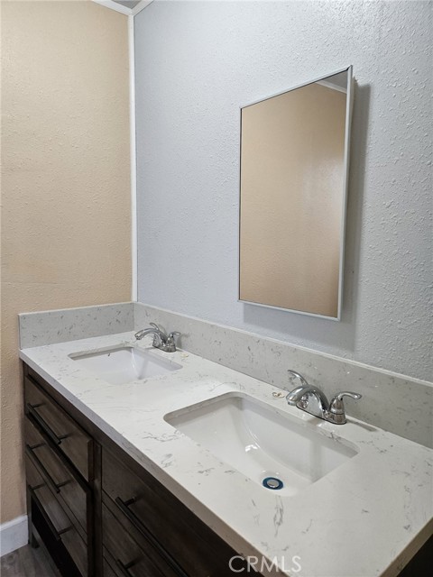 Detail Gallery Image 5 of 14 For 801 Schipper St #20,  Arvin,  CA 93203 - 3 Beds | 2 Baths