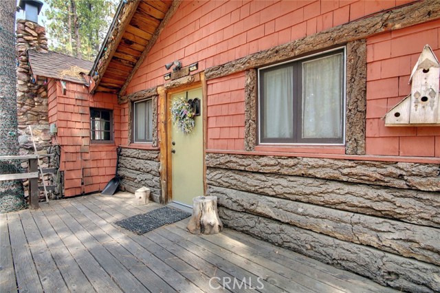 Detail Gallery Image 4 of 17 For 851 Jay Bird Ln, Big Bear Lake,  CA 92315 - 2 Beds | 1 Baths