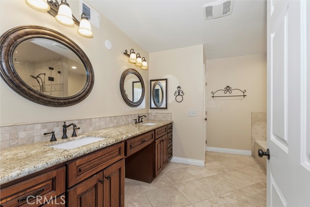 Detail Gallery Image 31 of 45 For 880 El Mirador, Upland,  CA 91784 - 2 Beds | 2/1 Baths