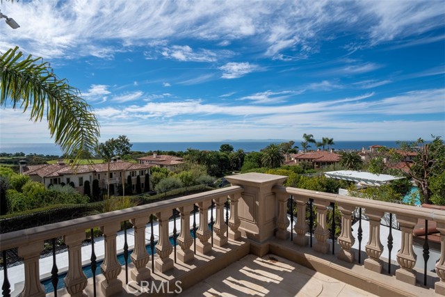 2 Gallery Place, Newport Coast CA: https://media.crmls.org/medias/a31f9d85-b4a9-40e6-9b79-a4f477d12d78.jpg