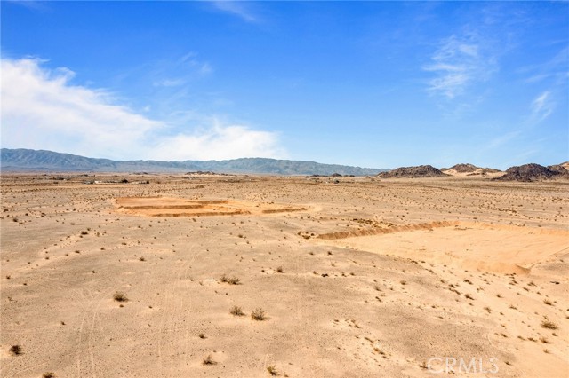 Detail Gallery Image 6 of 9 For 3333 Wilson Rd, Twentynine Palms,  CA 92277 - – Beds | – Baths